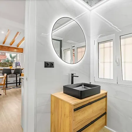 Lovelylofts Cathedral Penthouse Apartment *
