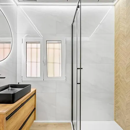 Lovelylofts Cathedral Penthouse Apartment *