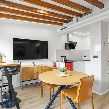 Lovelylofts Cathedral Penthouse *